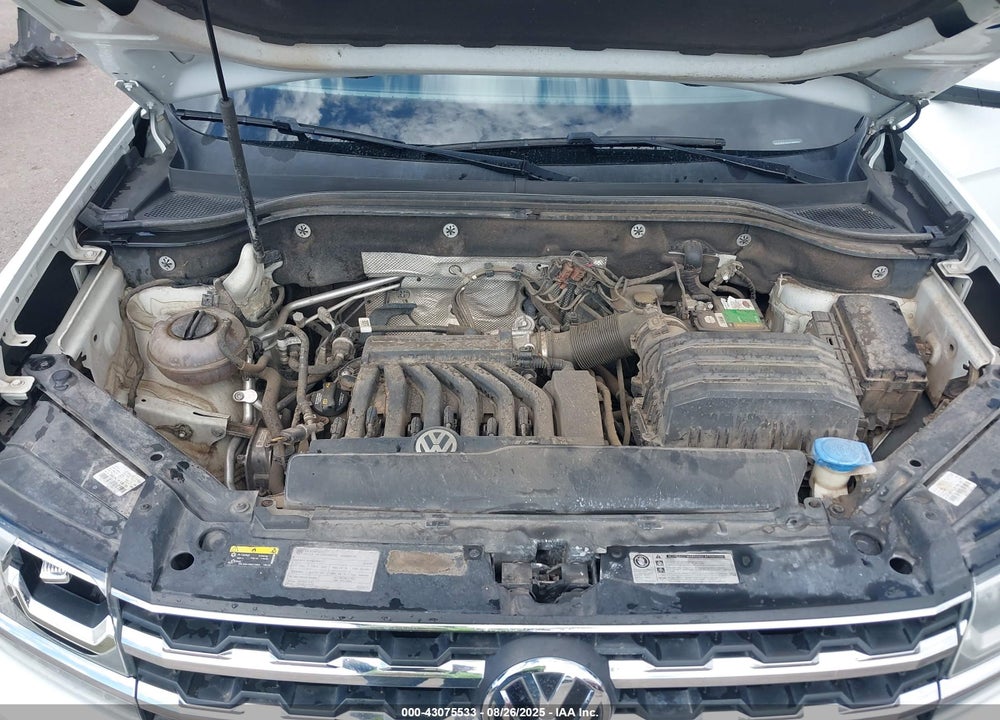 2018 VOLKSWAGEN ATLAS VIN: 1V2CR2CA4JC505900