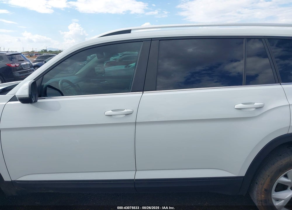 2018 VOLKSWAGEN ATLAS VIN: 1V2CR2CA4JC505900
