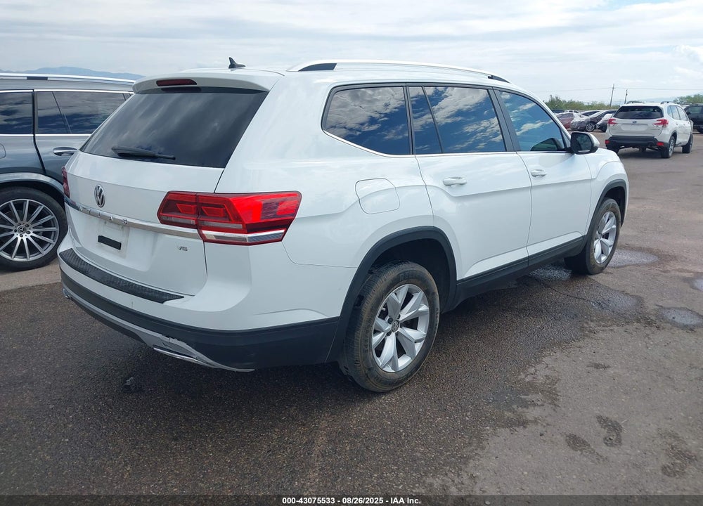 2018 VOLKSWAGEN ATLAS VIN: 1V2CR2CA4JC505900