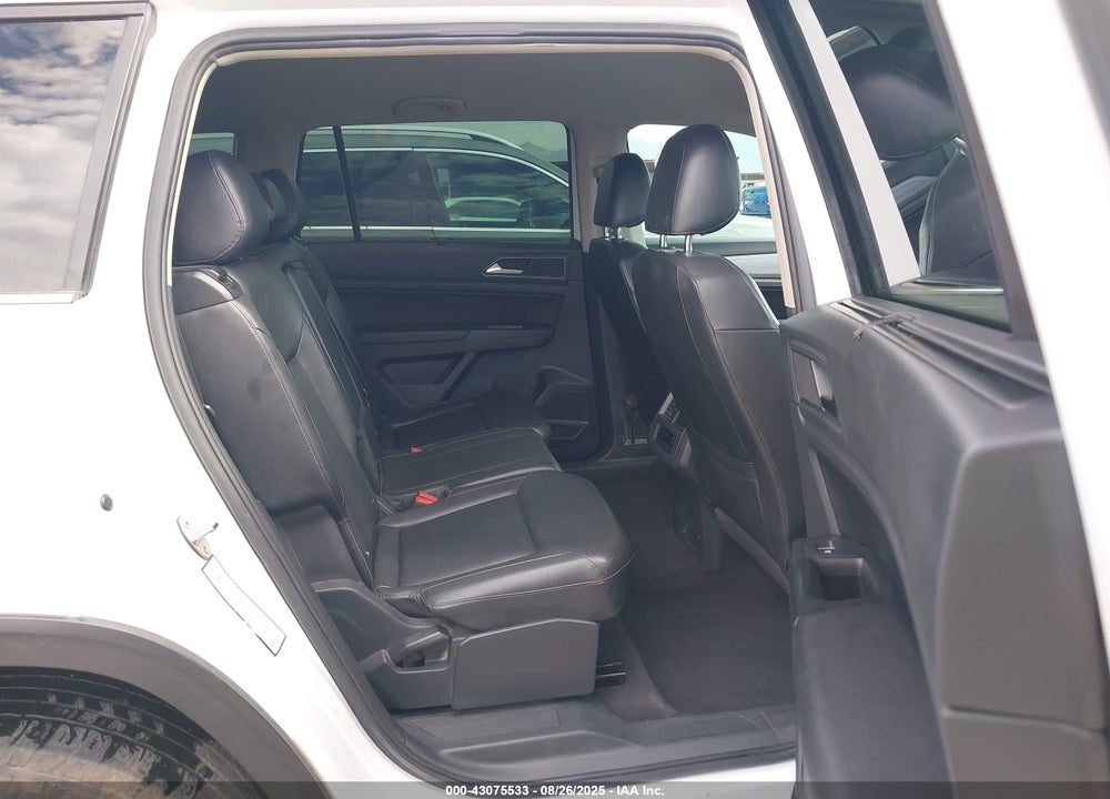 2018 VOLKSWAGEN ATLAS VIN: 1V2CR2CA4JC505900