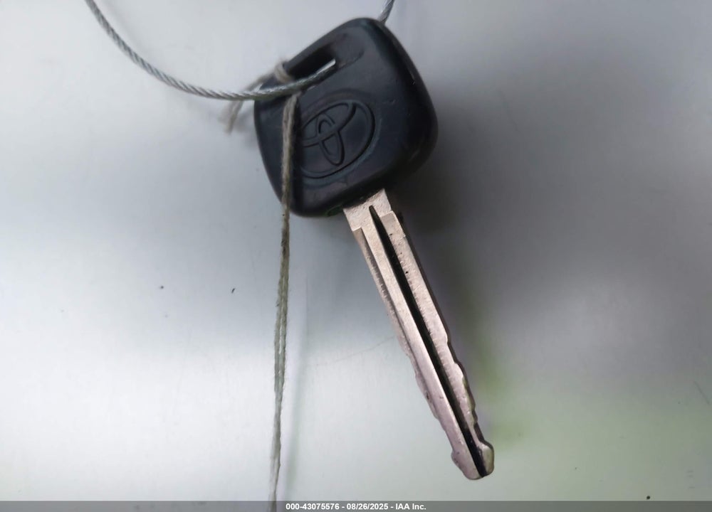 2005 TOYOTA CAMRY LE/XLE/SE VIN: 4T1BE32K75U524848