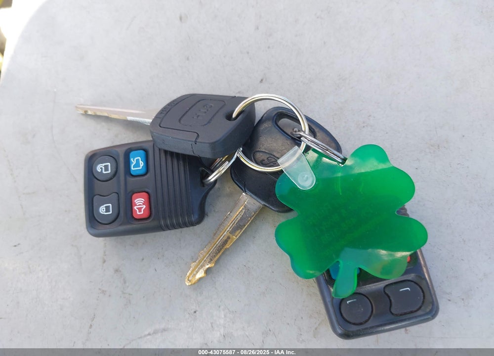 2005 FORD FOCUS ZX4 VIN: 1FAFP34N65W117637