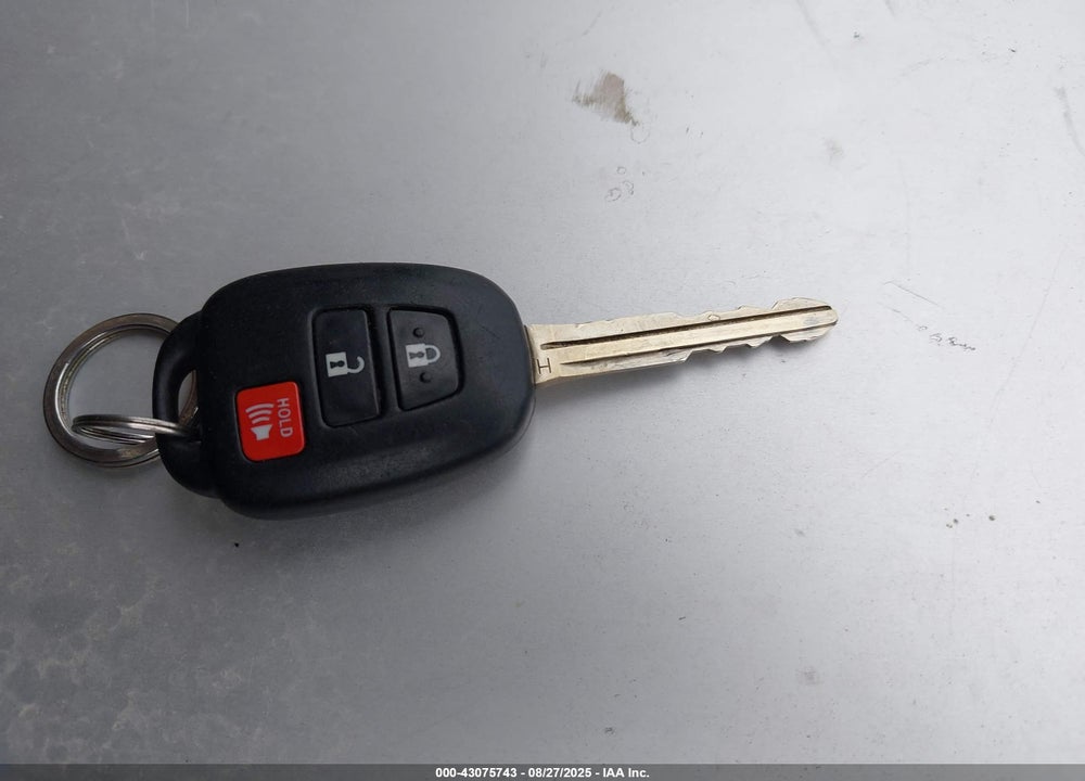 2016 TOYOTA RAV4 LE VIN: JTMZFREV1GJ061814