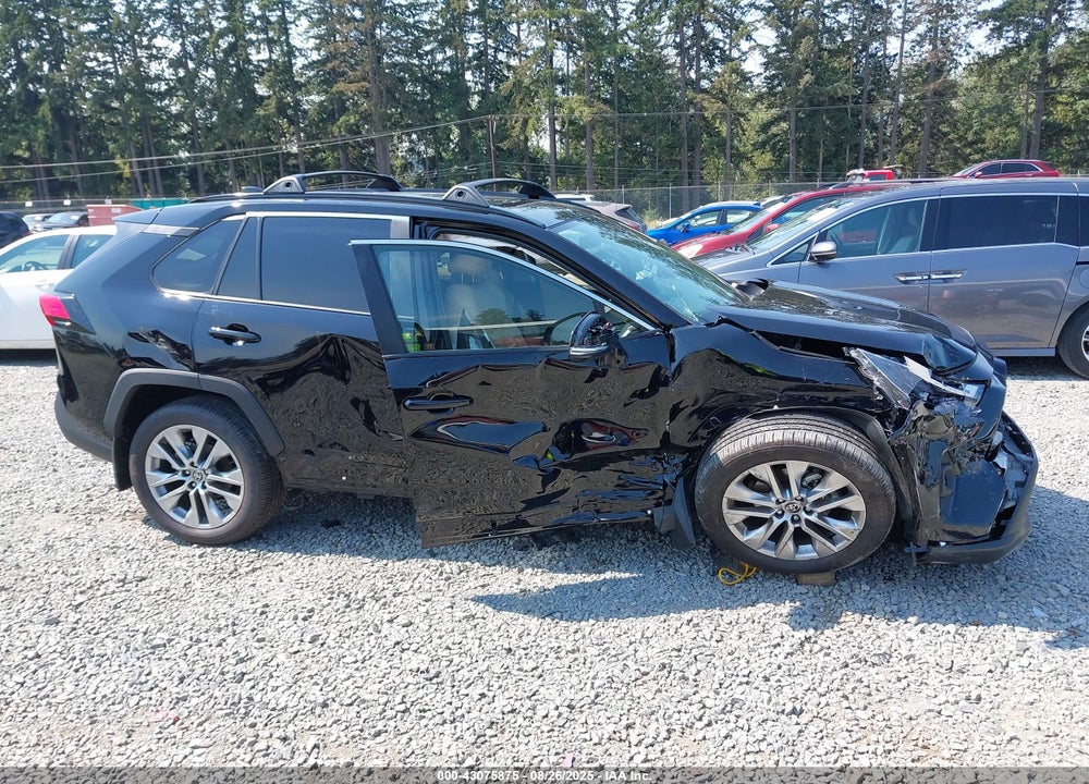 2025 TOYOTA RAV4 VIN: 2T3A1RFV0SC529568