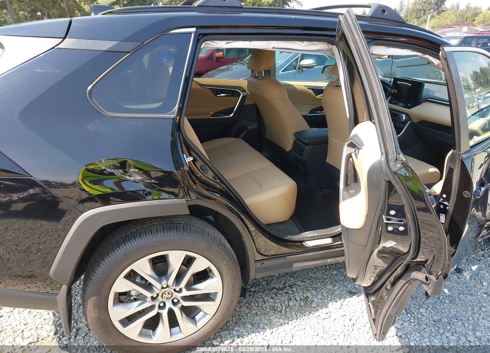 2025 TOYOTA RAV4 VIN: 2T3A1RFV0SC529568