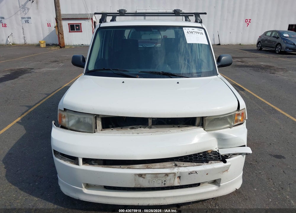 2005 SCION XB VIN: JTLKT324554022677