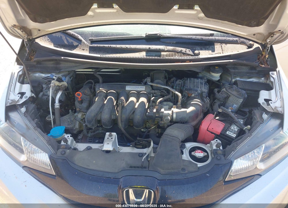 2015 HONDA FIT VIN: 3HGGK5H52FM730912