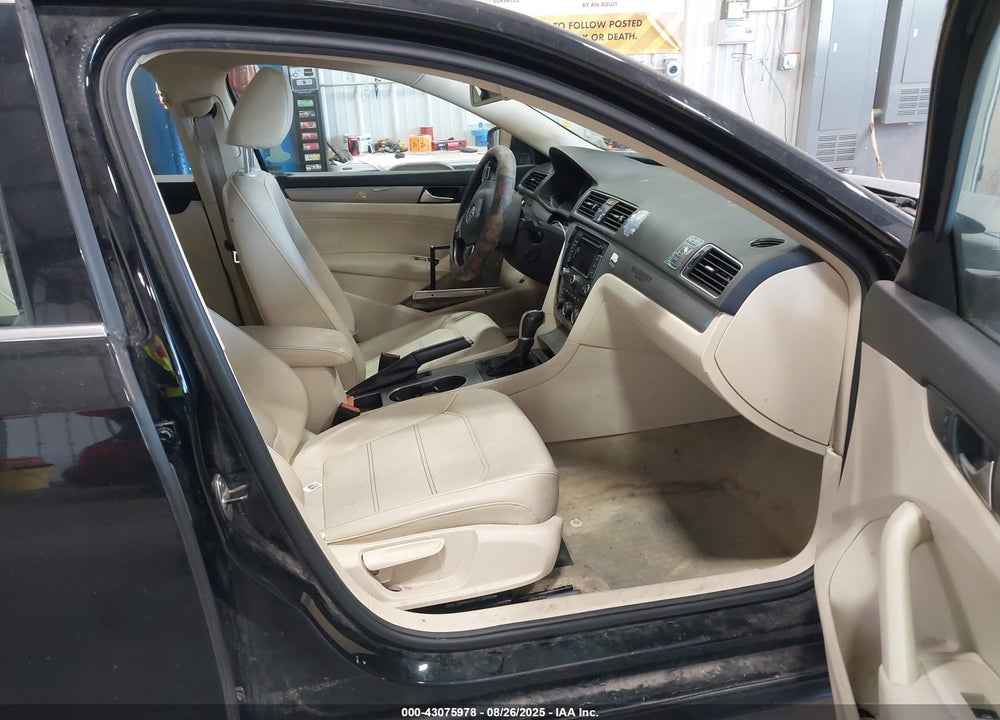 2014 VOLKSWAGEN PASSAT 1.8T SE VIN: 1VWBT7A39EC036290