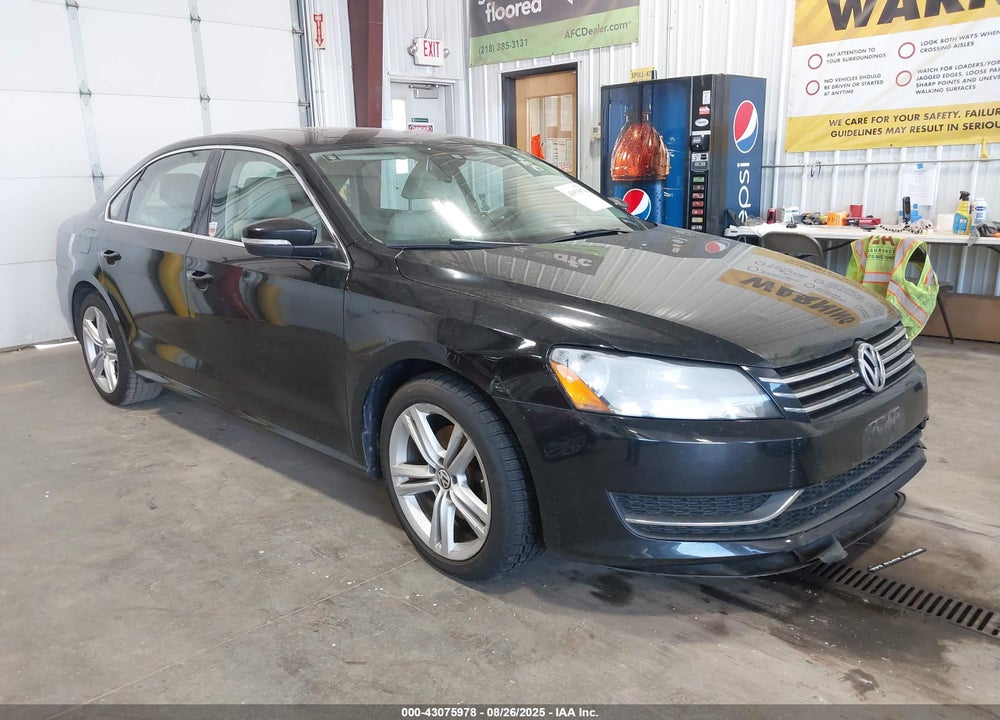 2014 VOLKSWAGEN PASSAT 1.8T SE VIN: 1VWBT7A39EC036290