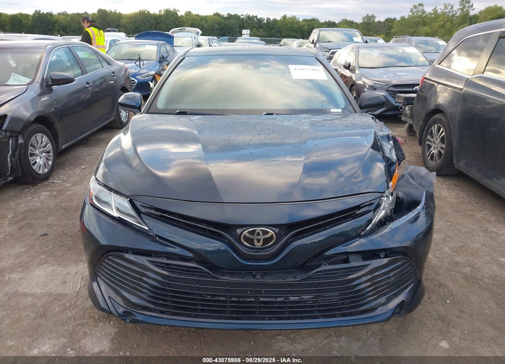 2018 TOYOTA CAMRY VIN: 4T1B11HK3JU614337
