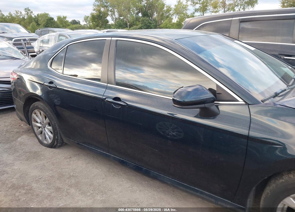 2018 TOYOTA CAMRY VIN: 4T1B11HK3JU614337
