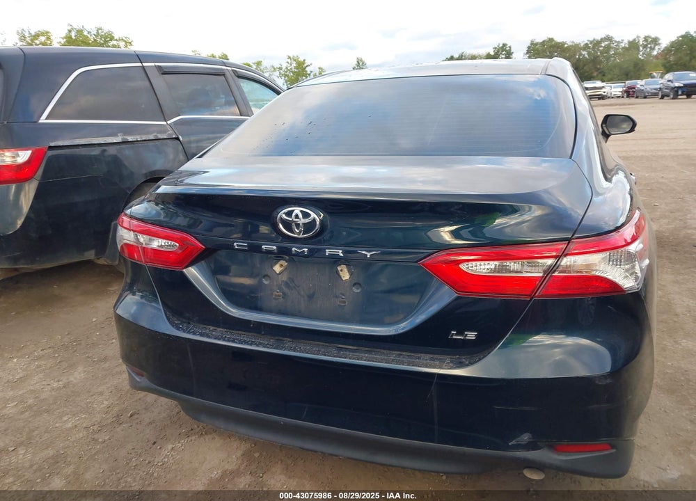 2018 TOYOTA CAMRY VIN: 4T1B11HK3JU614337