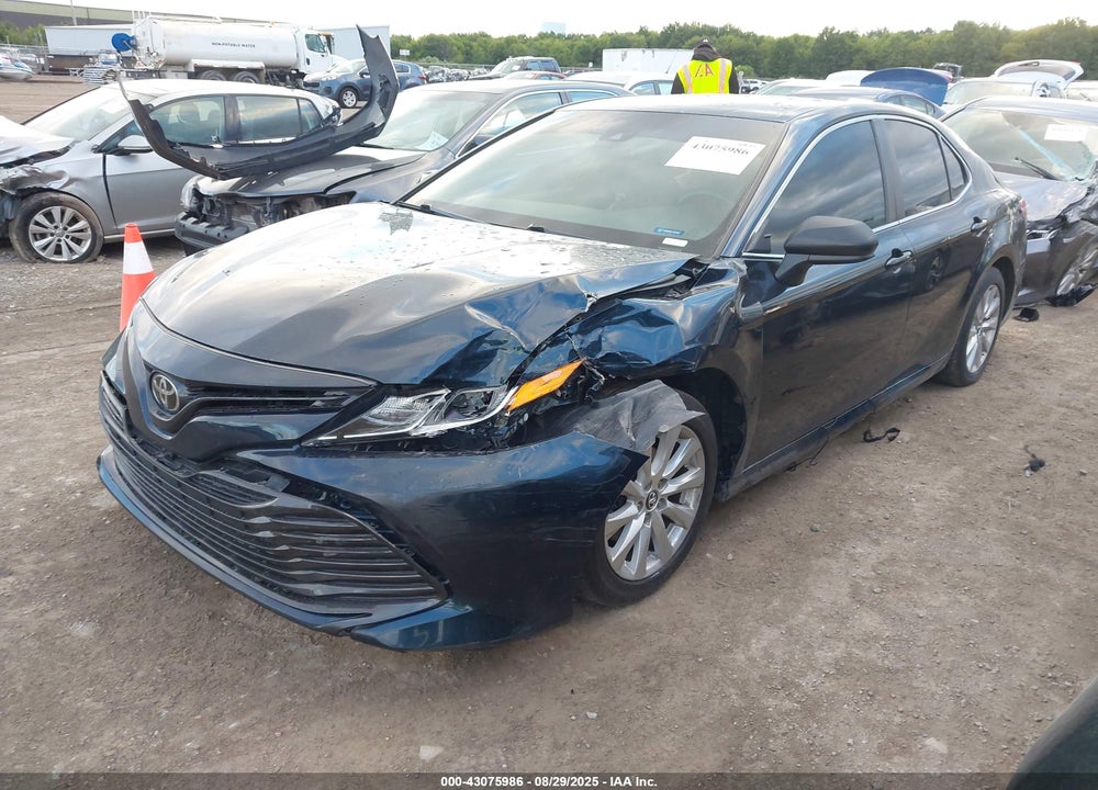 2018 TOYOTA CAMRY VIN: 4T1B11HK3JU614337