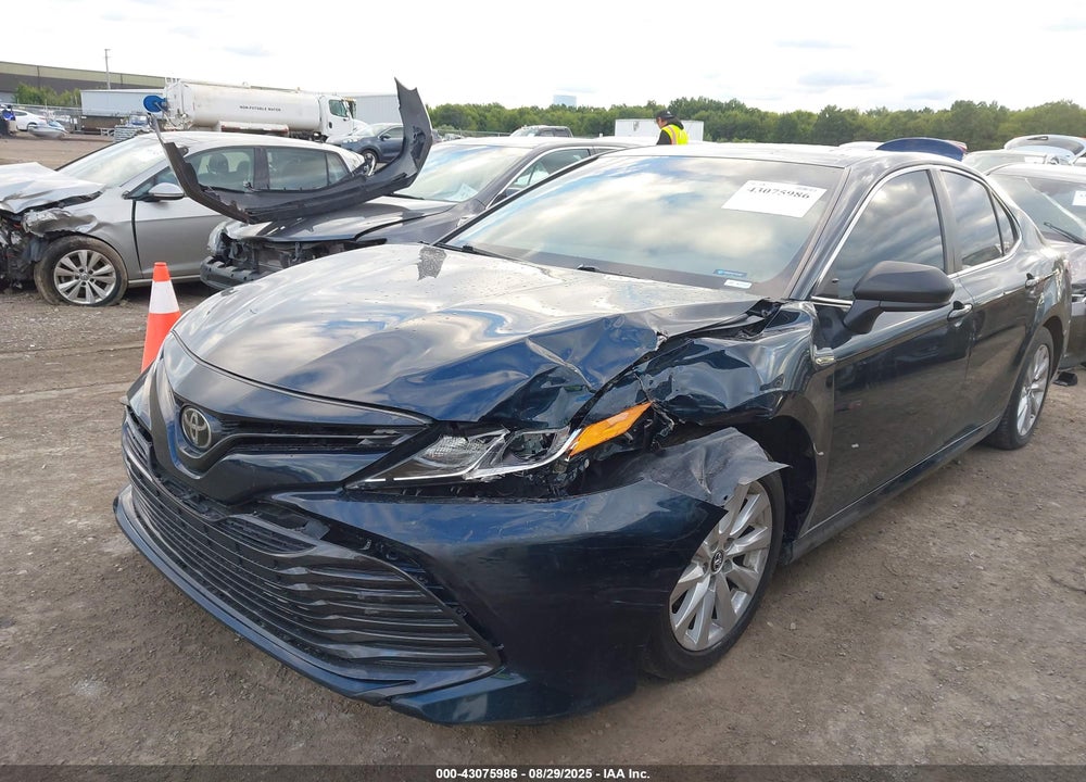 2018 TOYOTA CAMRY VIN: 4T1B11HK3JU614337