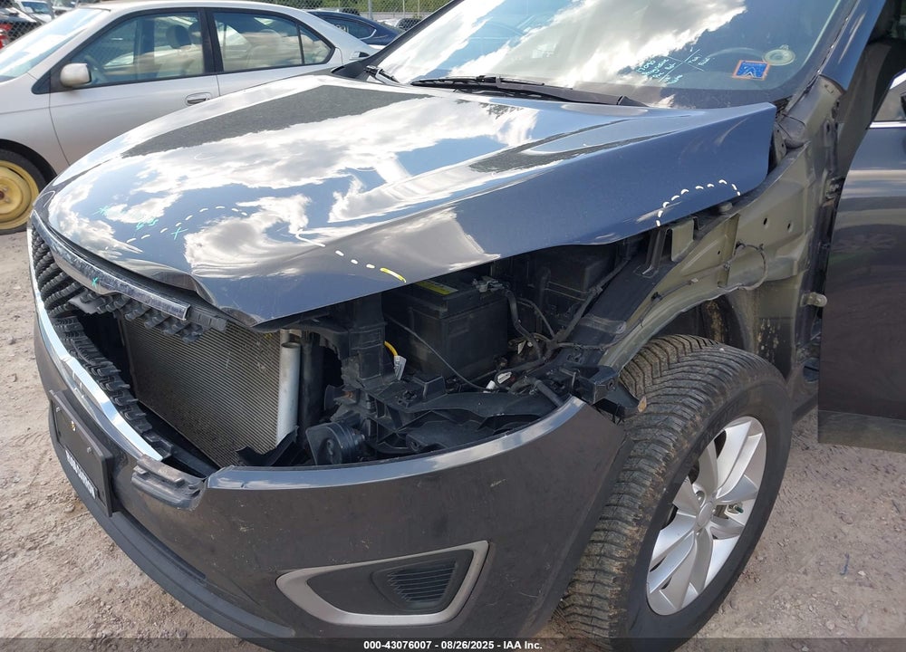 2016 KIA SORENTO VIN: 5XYPG4A32GG169807