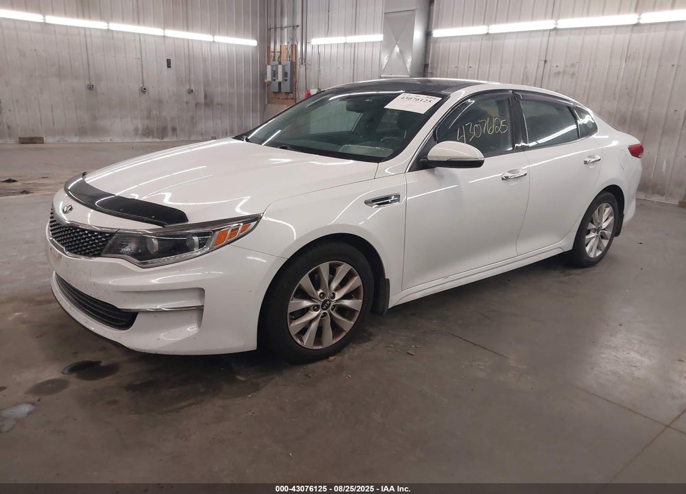 2016 KIA OPTIMA VIN: 5XXGU4L32GG002132