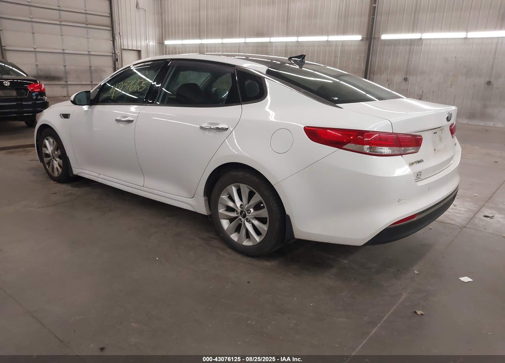 2016 KIA OPTIMA VIN: 5XXGU4L32GG002132