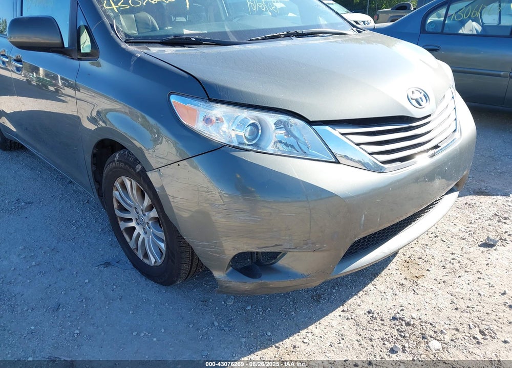 2011 TOYOTA SIENNA XLE V6 VIN: 5TDYK3DC2BS162683