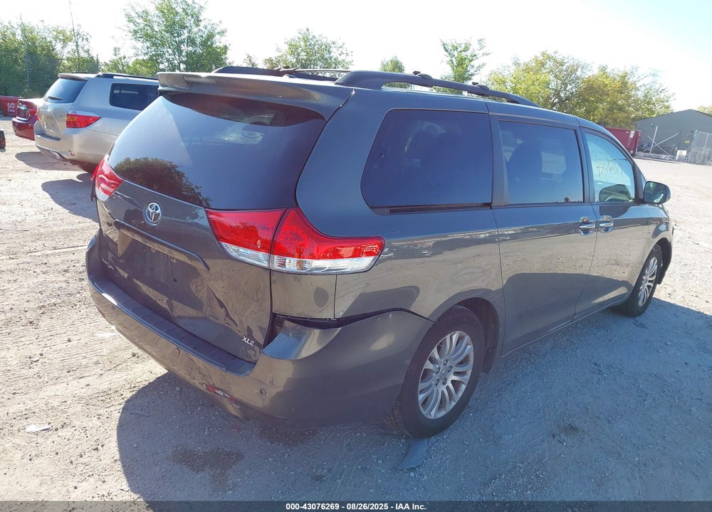 2011 TOYOTA SIENNA XLE V6 VIN: 5TDYK3DC2BS162683
