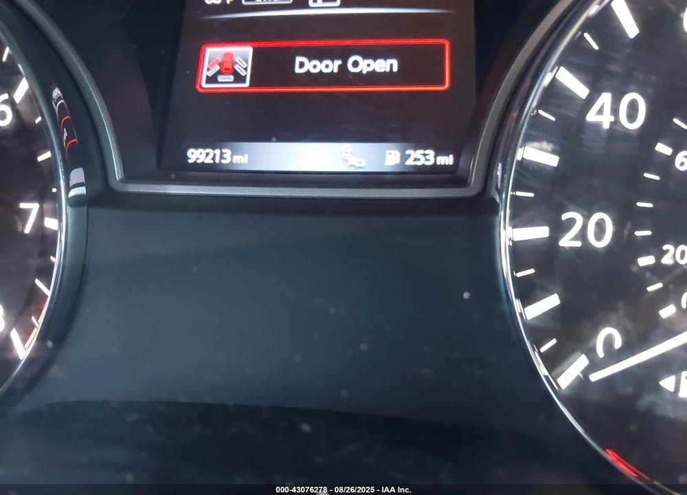 2017 NISSAN PATHFINDER VIN: 5N1DR2MM4HC637110