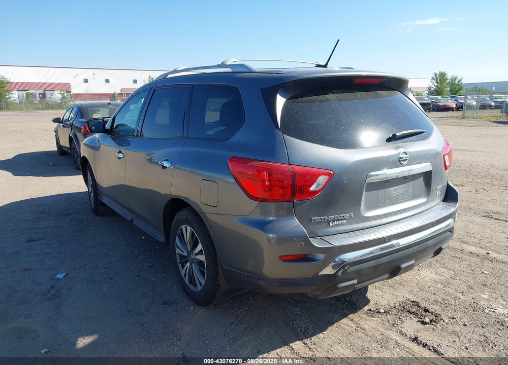 2017 NISSAN PATHFINDER VIN: 5N1DR2MM4HC637110