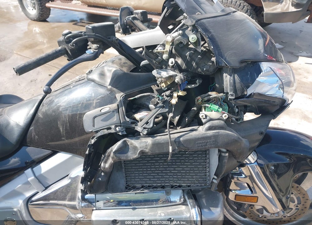 2001 HONDA GL1800 VIN: 1HFSC47061A005458