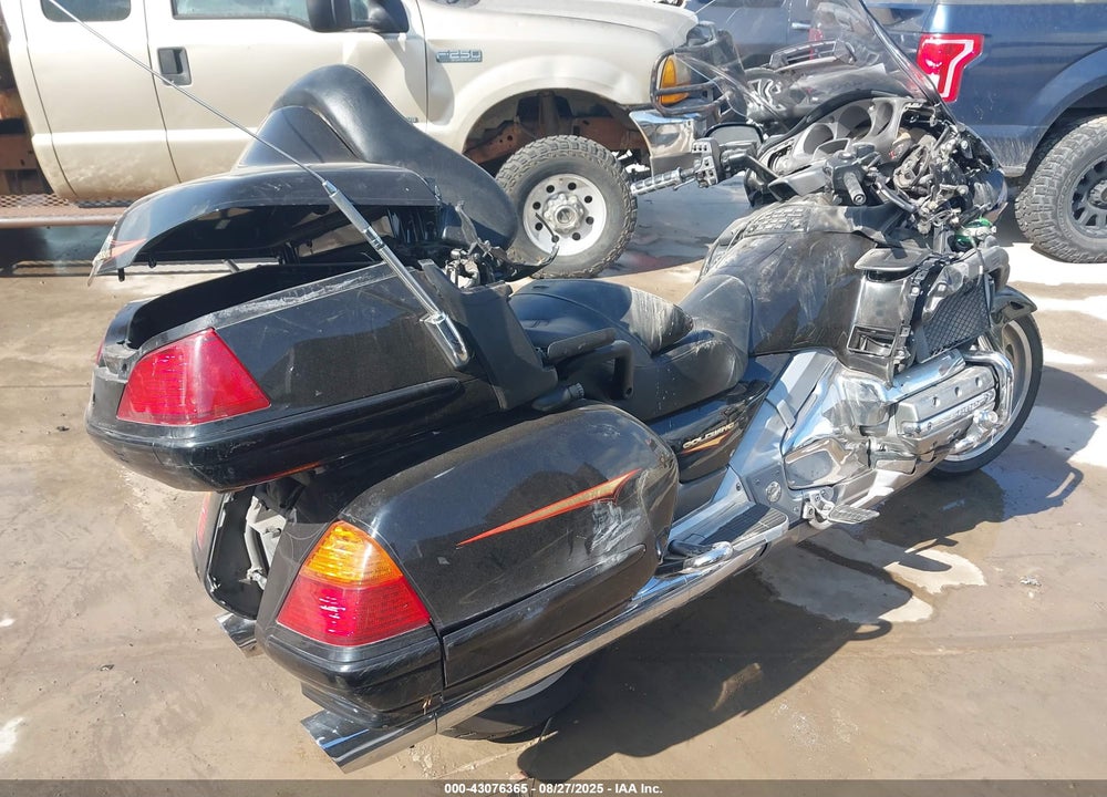 2001 HONDA GL1800 VIN: 1HFSC47061A005458
