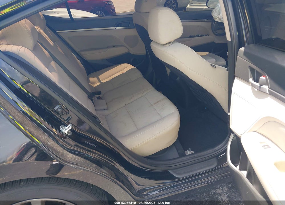 2018 HYUNDAI ELANTRA VIN: 5NPD84LF0JH339833
