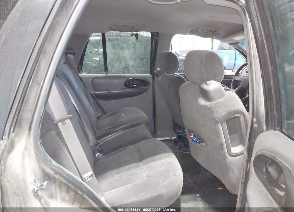2004 CHEVROLET TRAILBLAZER LT VIN: 1GNDT13S042230148
