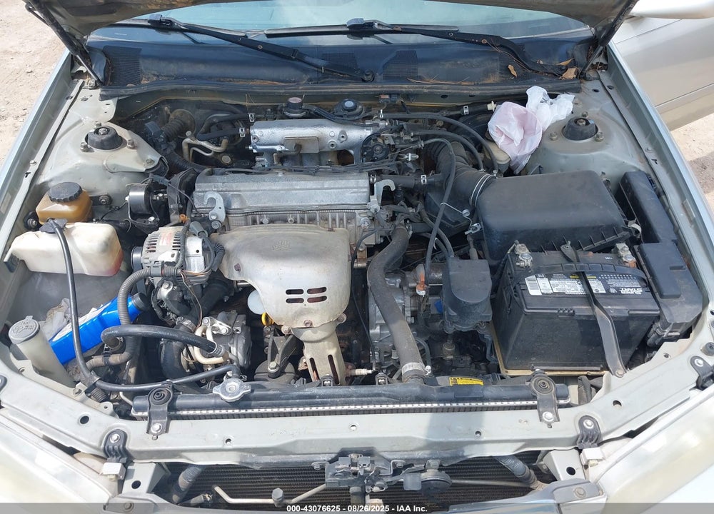 2000 TOYOTA CAMRY LE VIN: JT2BG22K5Y0400154