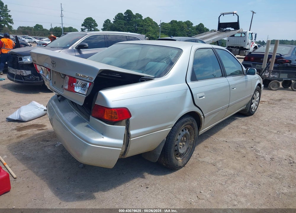 2000 TOYOTA CAMRY LE VIN: JT2BG22K5Y0400154