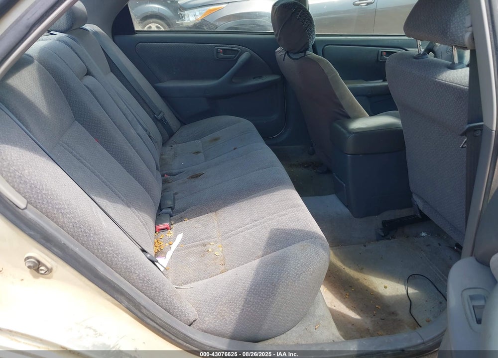 2000 TOYOTA CAMRY LE VIN: JT2BG22K5Y0400154