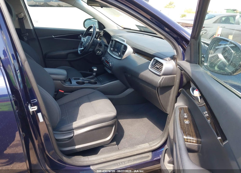 2019 KIA SORENTO 3.3L S VIN: 5XYPGDA53KG606112