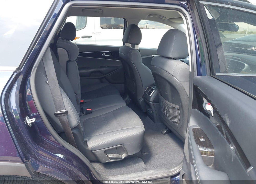 2019 KIA SORENTO 3.3L S VIN: 5XYPGDA53KG606112