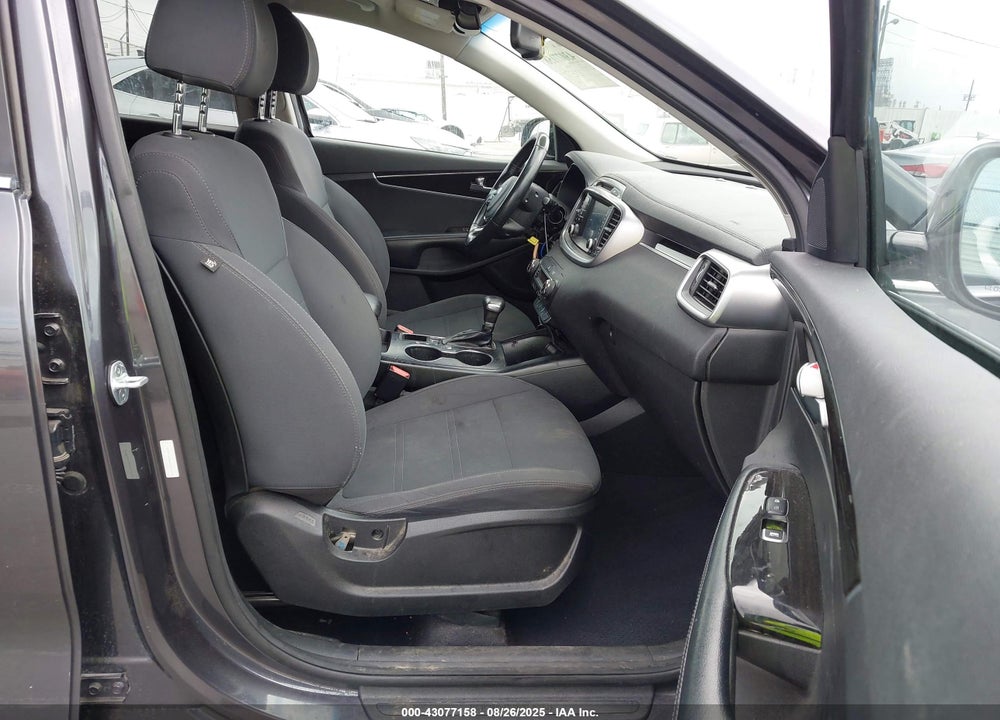 2019 KIA SORENTO VIN: 5XYPG4A36KG455104
