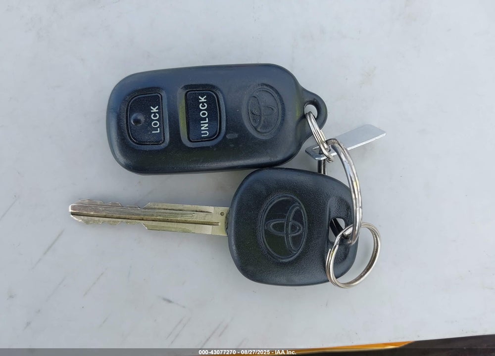 2007 TOYOTA COROLLA LE VIN: 1NXBR30E17Z870902
