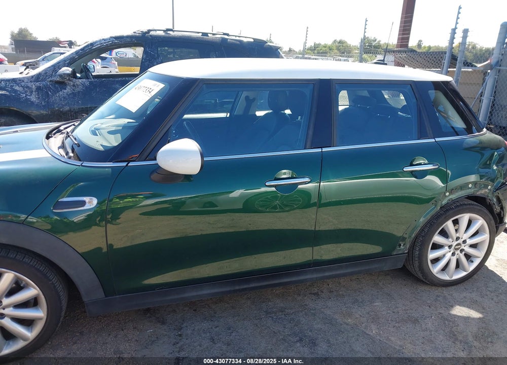 2016 MINI HARDTOP VIN: WMWXU1C58G2D57229