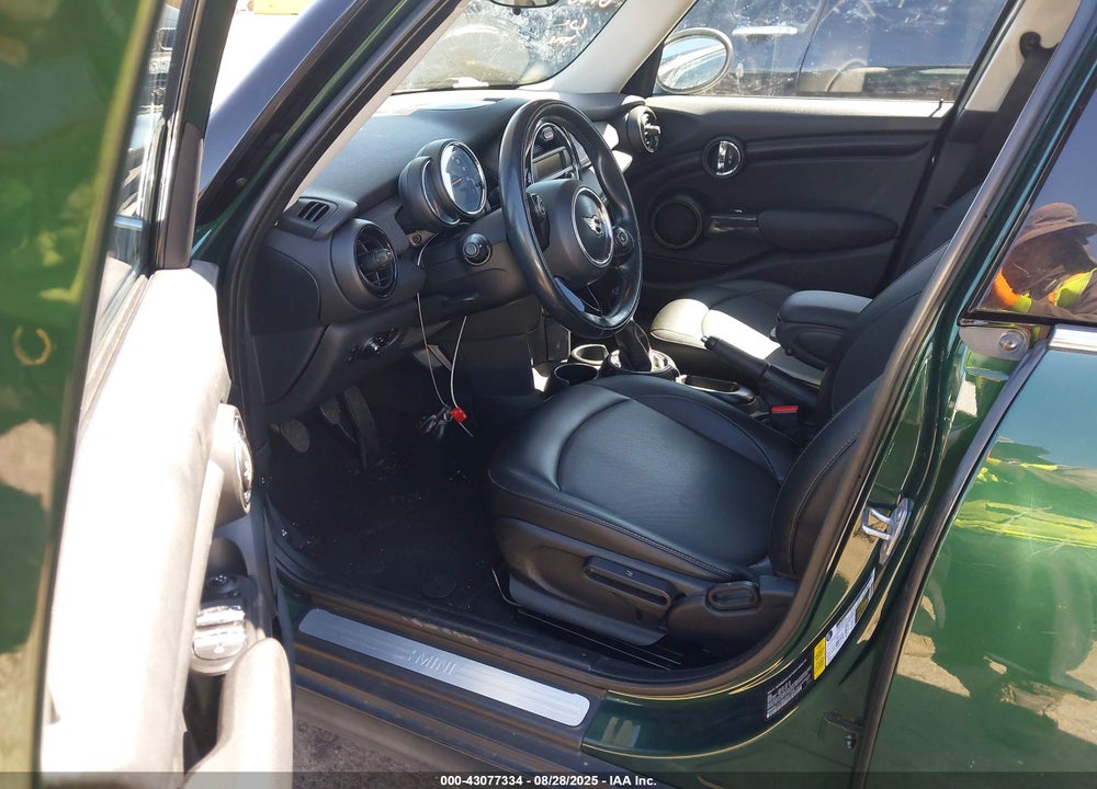 2016 MINI HARDTOP VIN: WMWXU1C58G2D57229