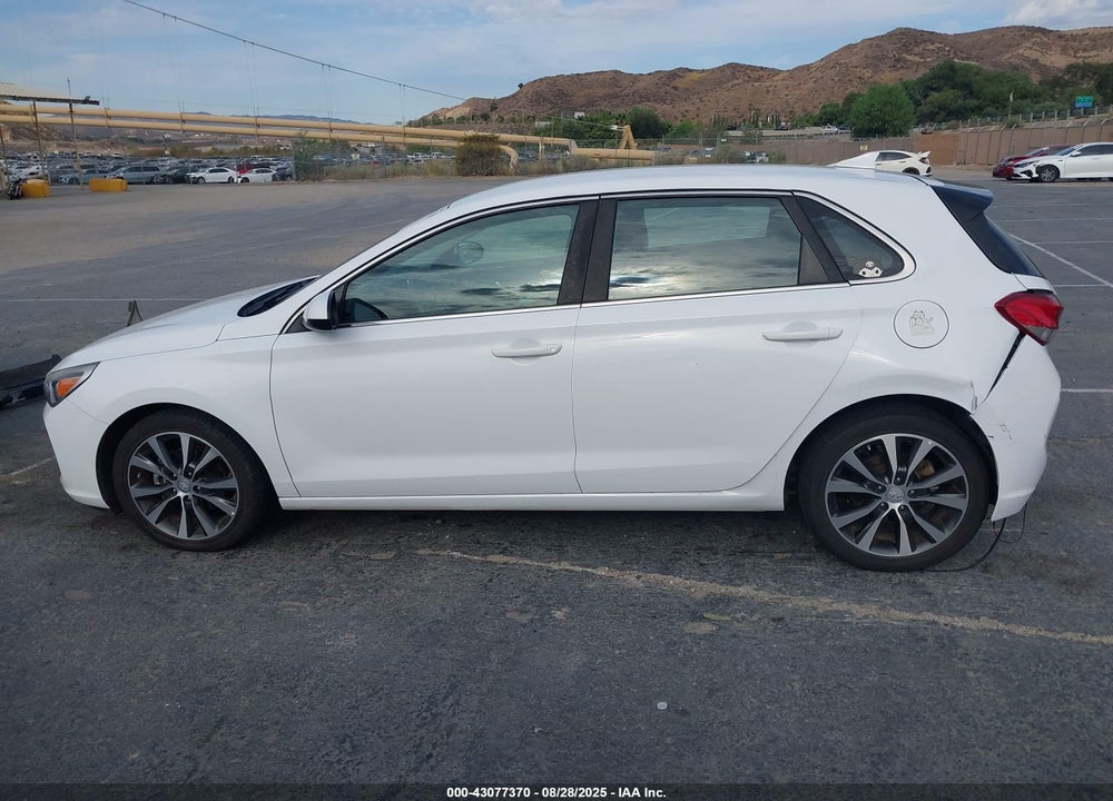2019 HYUNDAI ELANTRA VIN: KMHH35LE2KU099247