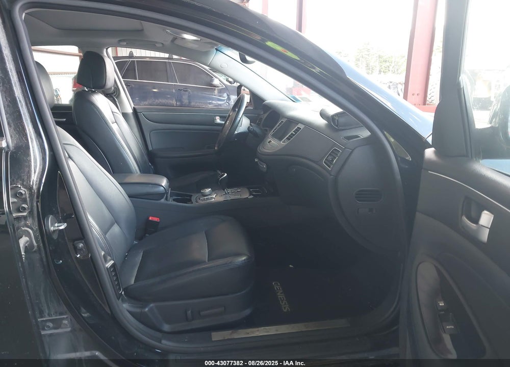 2012 HYUNDAI GENESIS VIN: KMHGC4DD2CU180424