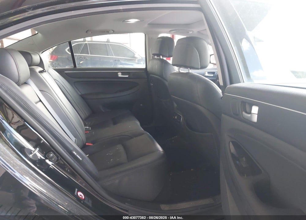 2012 HYUNDAI GENESIS VIN: KMHGC4DD2CU180424