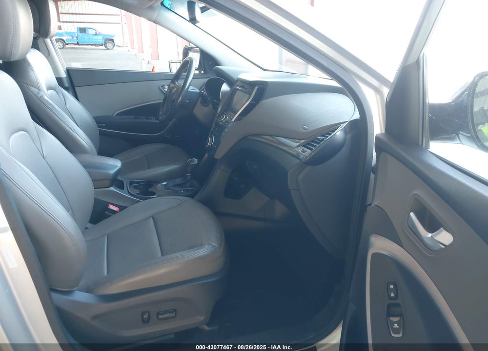 2016 HYUNDAI SANTA FE VIN: 5XYZWDLA4GG351404