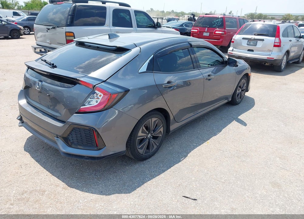 2018 HONDA CIVIC VIN: SHHFK7H55JU215131