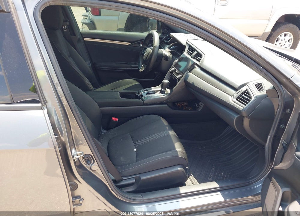2018 HONDA CIVIC VIN: SHHFK7H55JU215131