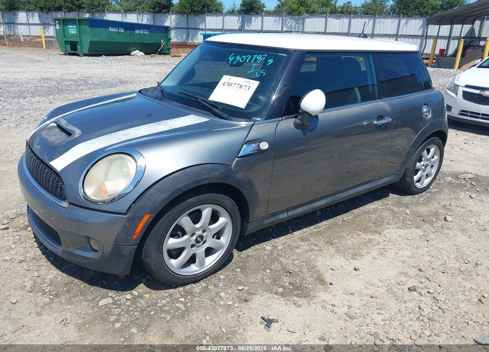2008 MINI COOPER S VIN: WMWMF73598TT93908