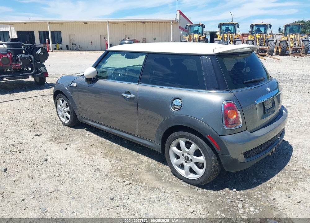 2008 MINI COOPER S VIN: WMWMF73598TT93908