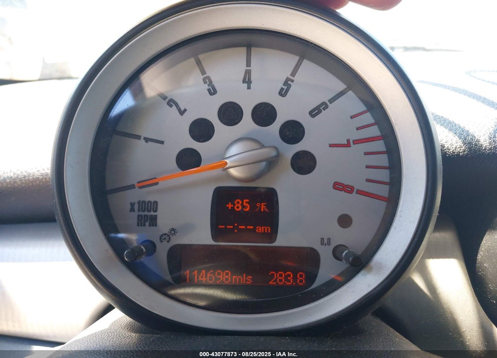 2008 MINI COOPER S VIN: WMWMF73598TT93908