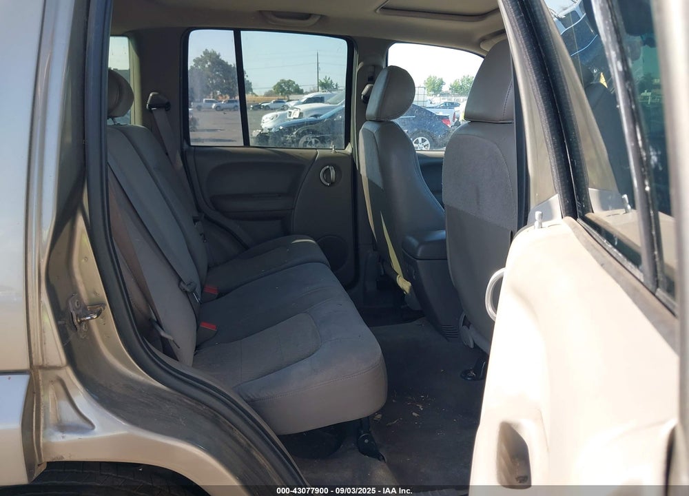 2004 JEEP LIBERTY LIMITED EDITION VIN: 1J4GL58K24W158071