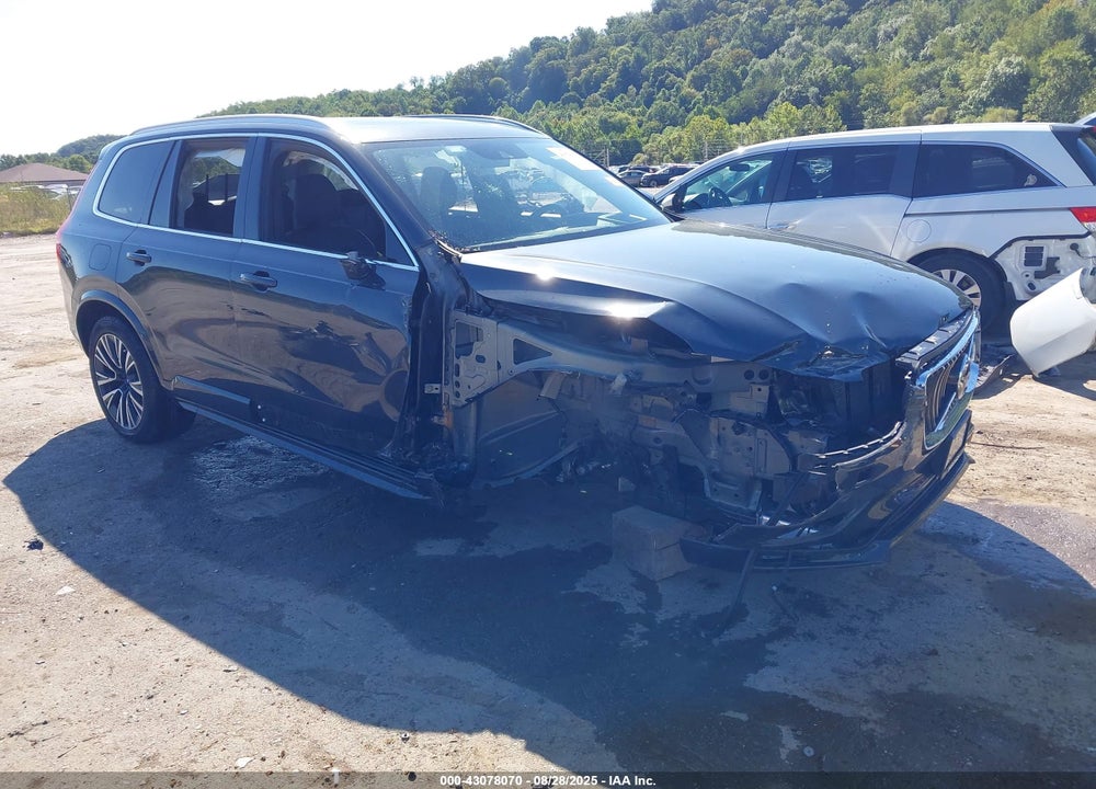 2022 VOLVO XC90 T6 MOMENTUM 6 PASSENGER VIN: YV4A221K0N1802153