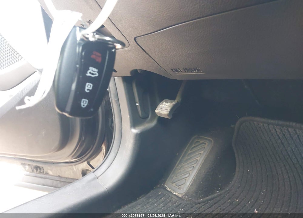 2018 HYUNDAI SANTA FE VIN: 5NMZUDLA2JH093080